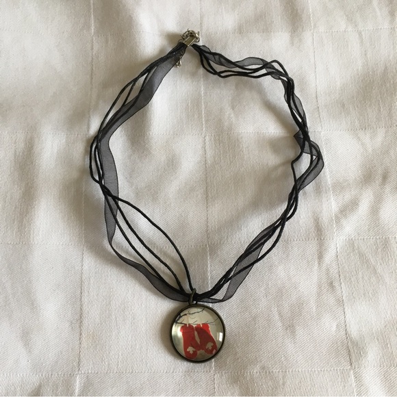 Maple Leaf Mittens Necklace - Picture 2 of 6